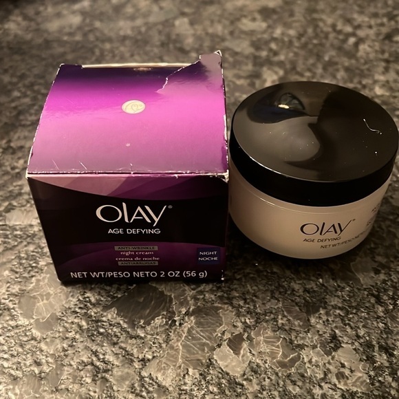 Olay Age Defying Anti Wrinkle Night Cream 2oz - New in Box - Picture 2 of 4